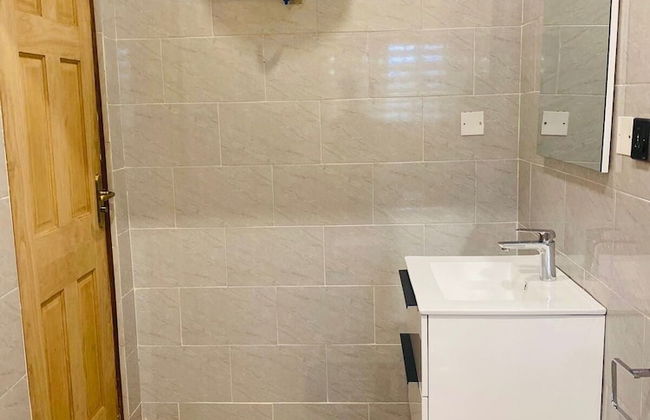 Beautiful 4-bed House in Koforidua - Photo 8