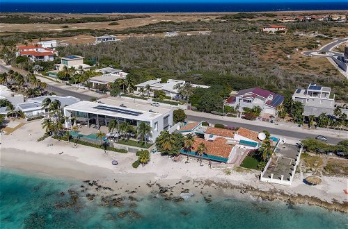 Photo 58 - Beach Front Luxury Villa! Boca Catalina Malmok