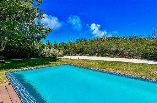 Photo 32 - Beach Front Luxury Villa! Boca Catalina Malmok