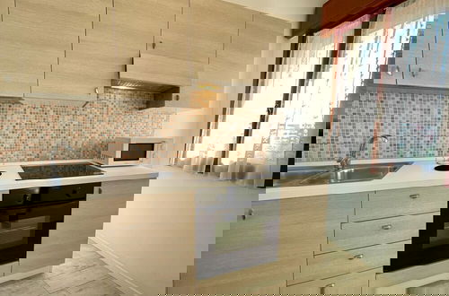 Foto 10 - Vibrant Apartment Close to the Beach - Beahost