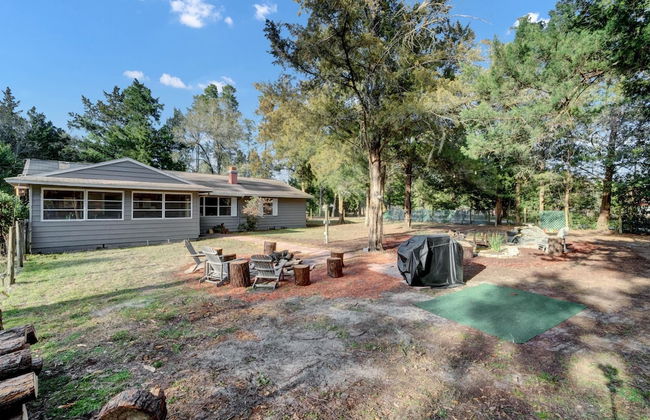 Uhost AI 4BR Retreat Hot Tub Firepit - Photo 47