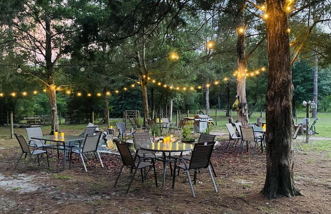 Uhost AI 4BR Retreat Hot Tub Firepit - Photo 26