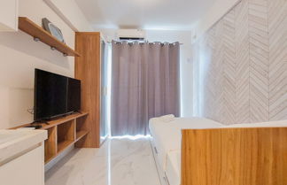 Photo 2 - Well Designed And Elegant Studio At Sky House Bsd Apartment