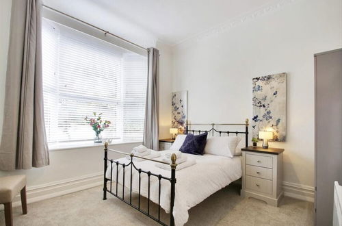 Photo 2 - Stylish Large 1-bed Apartment in Tunbridge Wells