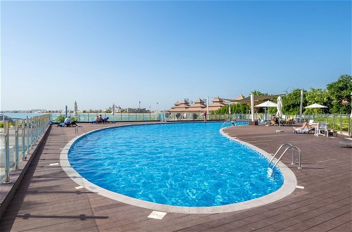 Foto 62 - Ultra Luxury Palm - Mina Azizi Beachfront - Private Beach and Pool