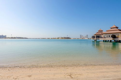 Foto 79 - Ultra Luxury Palm - Mina Azizi Beachfront - Private Beach and Pool