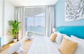 Foto 2 - Ultra Luxury Palm - Mina Azizi Beachfront - Private Beach and Pool