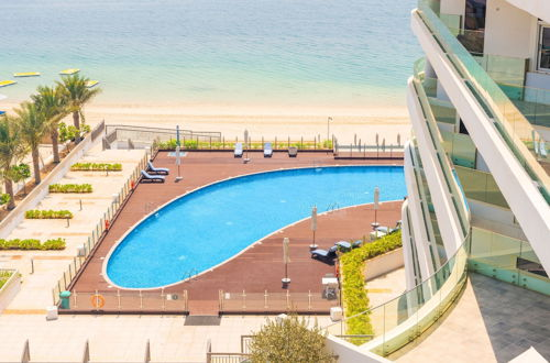 Foto 61 - Ultra Luxury Palm - Mina Azizi Beachfront - Private Beach and Pool