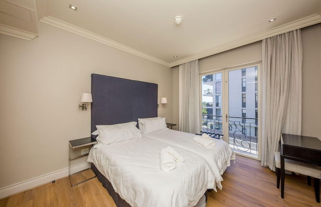 Green Point Apartment Walking Distance to Stadium 407 Royal - Photo 9
