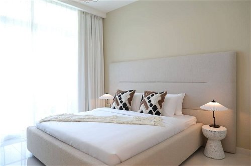 Photo 2 - Luxury Furnished 2br. Full Sea And Marina View