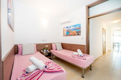 Foto 3 - Sea Bliss 1 Bedroom Apartments by Getawaysmalta