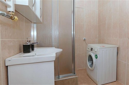 Foto 5 - Amazing Flat Near Bagdat Street With Enticing Interior Design in Kadikoy