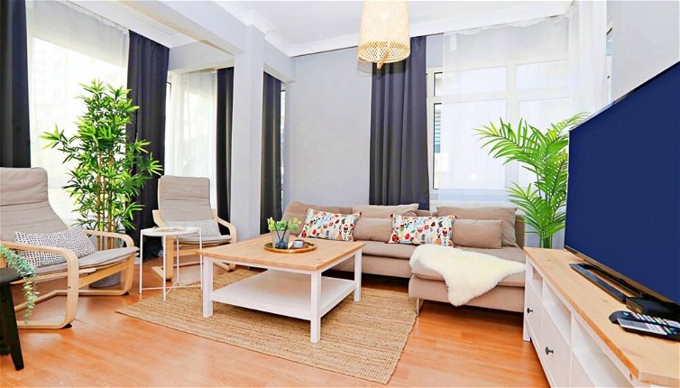 Foto 1 - Amazing Flat Near Bagdat Street With Enticing Interior Design in Kadikoy