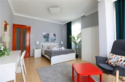 Foto 2 - Amazing Flat Near Bagdat Street With Enticing Interior Design in Kadikoy