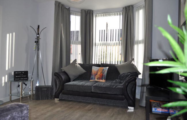 VIP Church Street Apartments - Photo 1