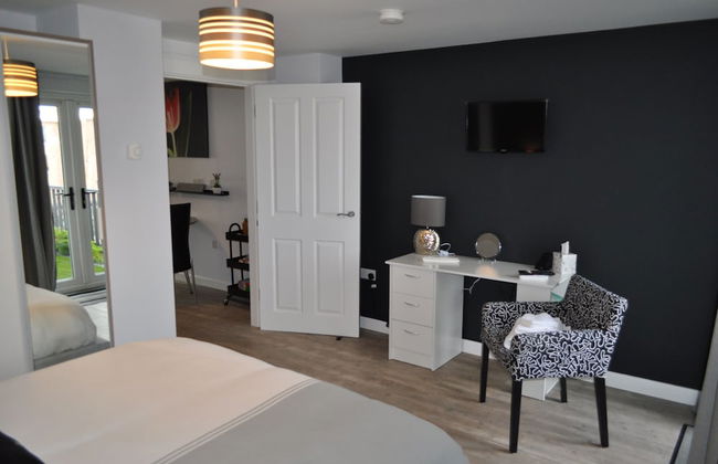 VIP Church Street Apartments - Photo 2