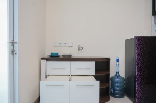 Photo 5 - Comfort And Elegant Studio Apartment At B Residence