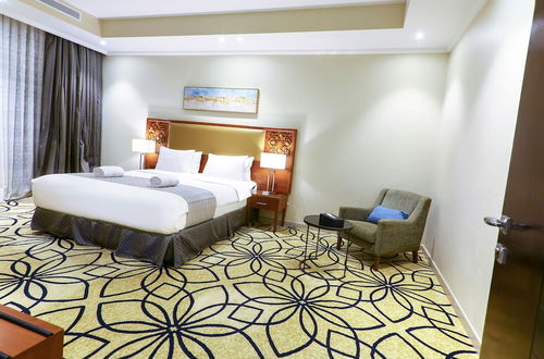 Photo 38 - Lotaz Hotel Suites - Al Salamah