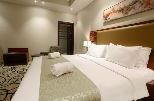 Photo 21 - Lotaz Hotel Suites - Al Salamah