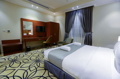 Photo 29 - Lotaz Hotel Suites - Al Salamah