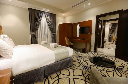 Photo 23 - Lotaz Hotel Suites - Al Salamah
