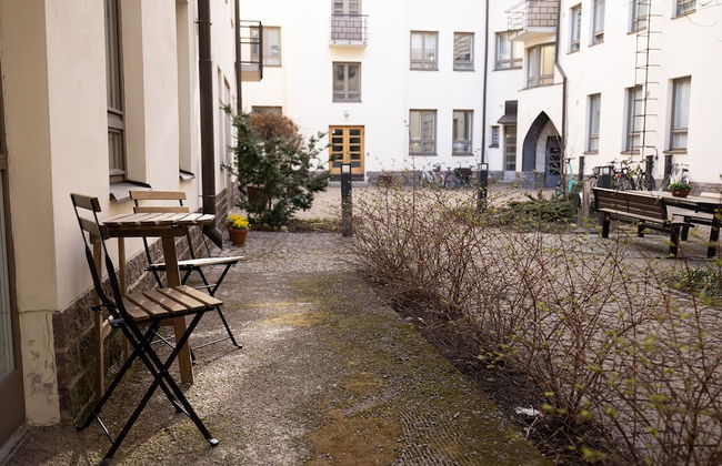 2ndhomes Gorgeous Courtyard Home w Sauna - Photo 27
