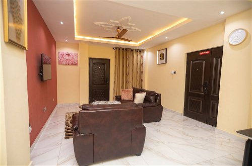 Photo 16 - Stunning 2-bedroom Furnished Apartment in Accra