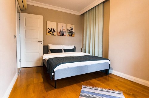 Photo 17 - Exceptional Flat With Galata Tower View in Beyoglu