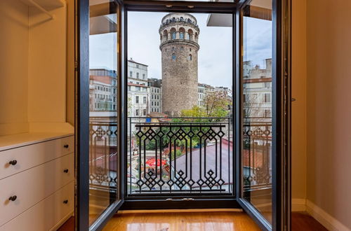 Foto 1 - Exceptional Flat With Galata Tower View in Beyoglu