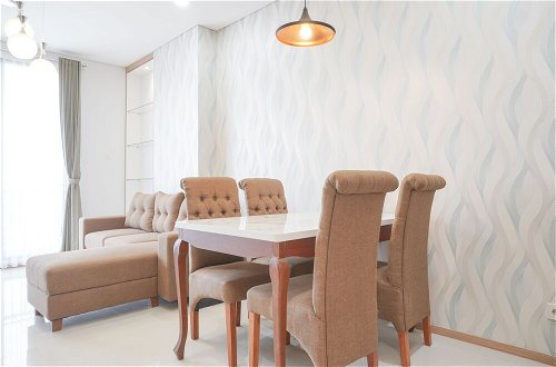Photo 11 - Elegant And Comfort Living 2Br At Samara Suites Apartment
