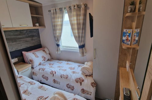 Photo 2 - 8 Birth Static Caravan