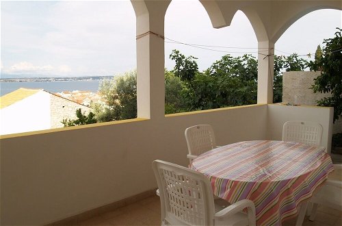 Foto 9 - Stunning sea View From one Bedroom Apartment Reno