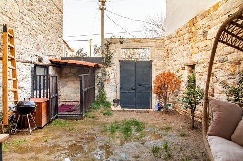 Foto 35 - Enchanting Stone House in Urla With Backyard