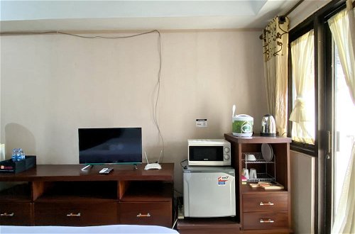 Foto 14 - Cozy Studio (No Kitchen) At 1St Floor Metropark Condominium Jabebeka Apartment