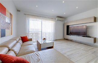 Foto 2 - Stylish 3 Bedroom Holiday Apartment in St Julian s