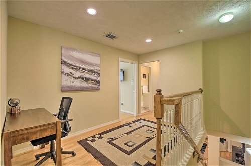 Photo 13 - 2,500 Sq Ft Townhome - Walk to Central River Oaks