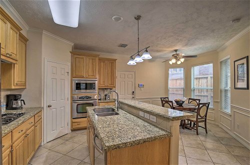 Photo 36 - 2,500 Sq Ft Townhome - Walk to Central River Oaks