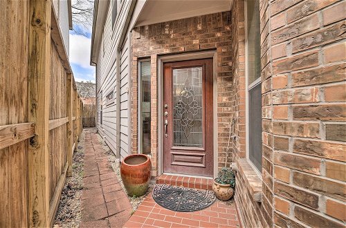 Photo 18 - 2,500 Sq Ft Townhome - Walk to Central River Oaks