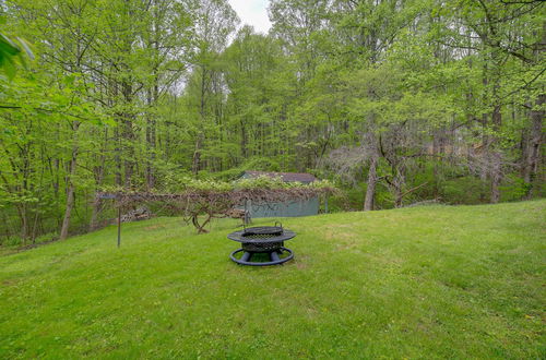 Photo 12 - Rustic Fancy Gap Vacation Rental With Fire Pit