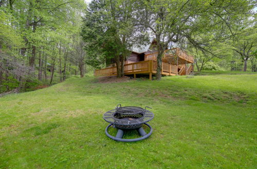 Foto 32 - Rustic Fancy Gap Vacation Rental With Fire Pit