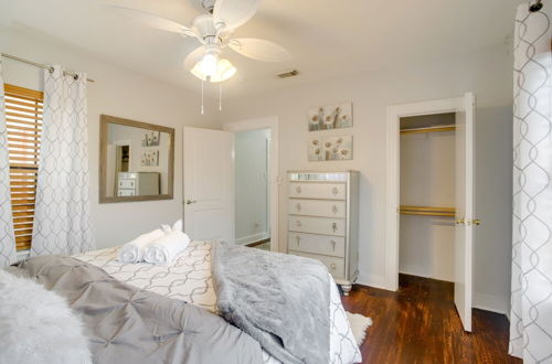 Foto 9 - Pet-friendly Houston Townhome ~ 3 Mi to Downtown