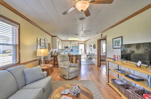 Photo 18 - Nags Head Cottage: Screened Porch, Walk to Beach