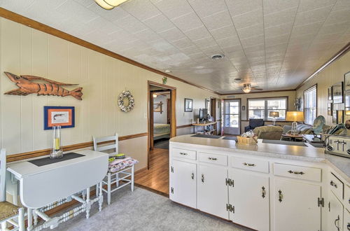 Photo 4 - Nags Head Cottage: Screened Porch, Walk to Beach