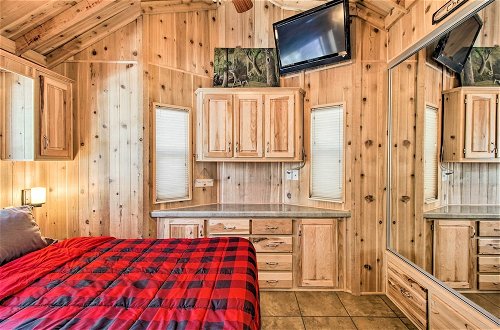 Foto 19 - Cozy Cabin Vacation Rental in Lakeside
