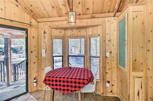Photo 5 - Cozy Cabin Vacation Rental in Lakeside