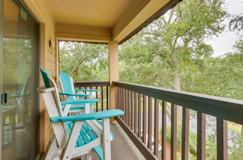 Photo 12 - Hilton Head Condo w/ Balcony & Pool, Walk to Beach