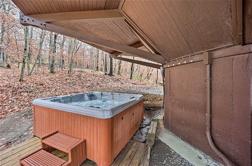 Photo 25 - Beech Mountain Resort Home w/ Deck & Hot Tub