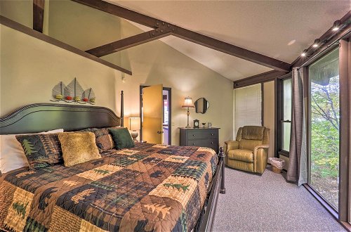 Foto 21 - Beech Mountain Resort Home w/ Deck & Hot Tub