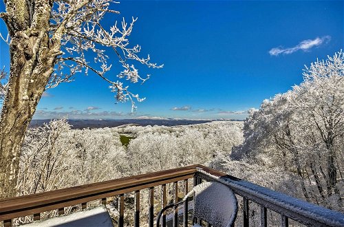 Foto 19 - Beautiful Beech Mountain Condo w/ Private Balcony