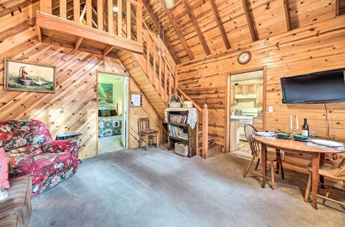 Photo 24 - Cute Pinetop Cabin w/ Gas Grill - Hike & Golf